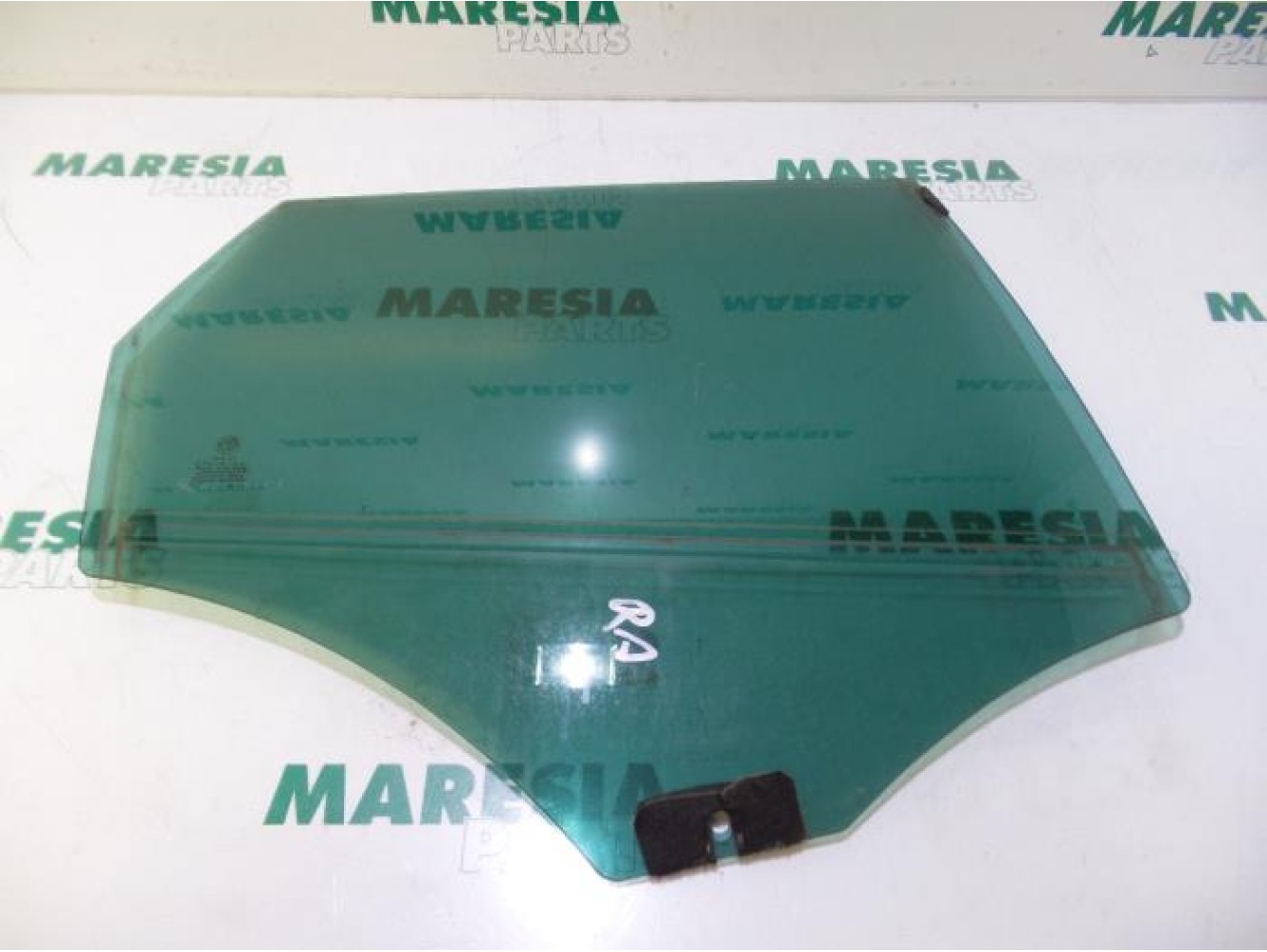 Alfa Romeo - 159 - Rear door window 4-door door, rear right