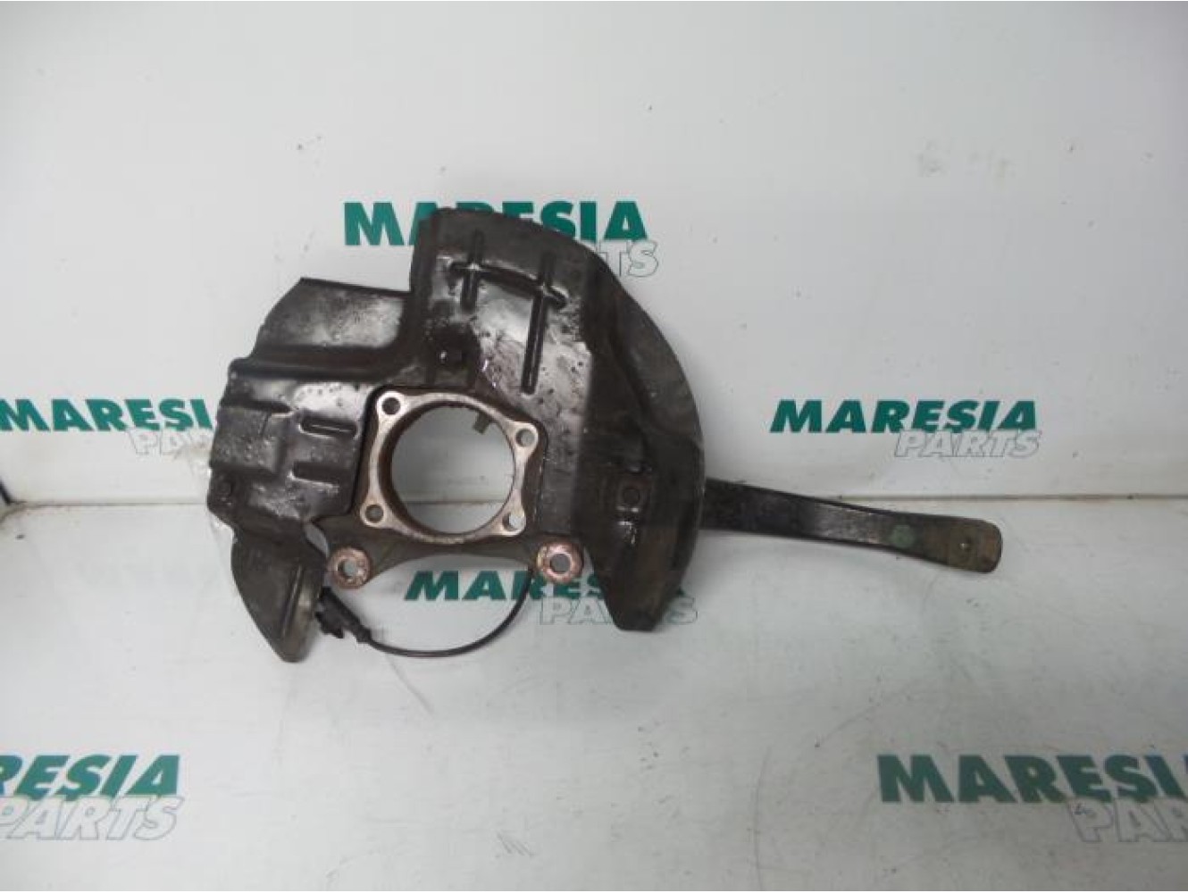 Alfa Romeo - 159 - Knuckle, front right