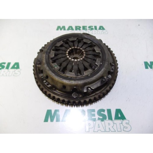 Renault - Clio - Flywheel