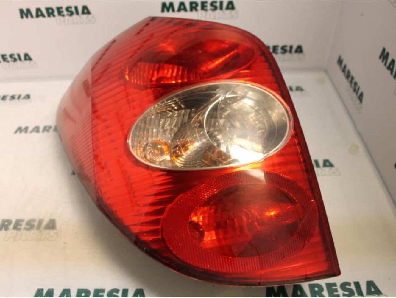 Renault - Laguna - Achterlicht links