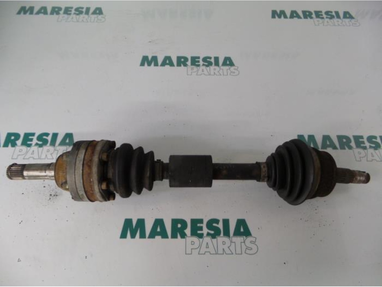 Alfa Romeo - 156 - Aandrijfas links-voor