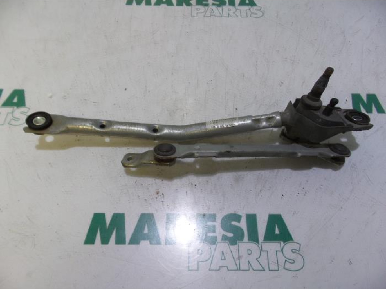 Peugeot - 107 - Wiper mechanism