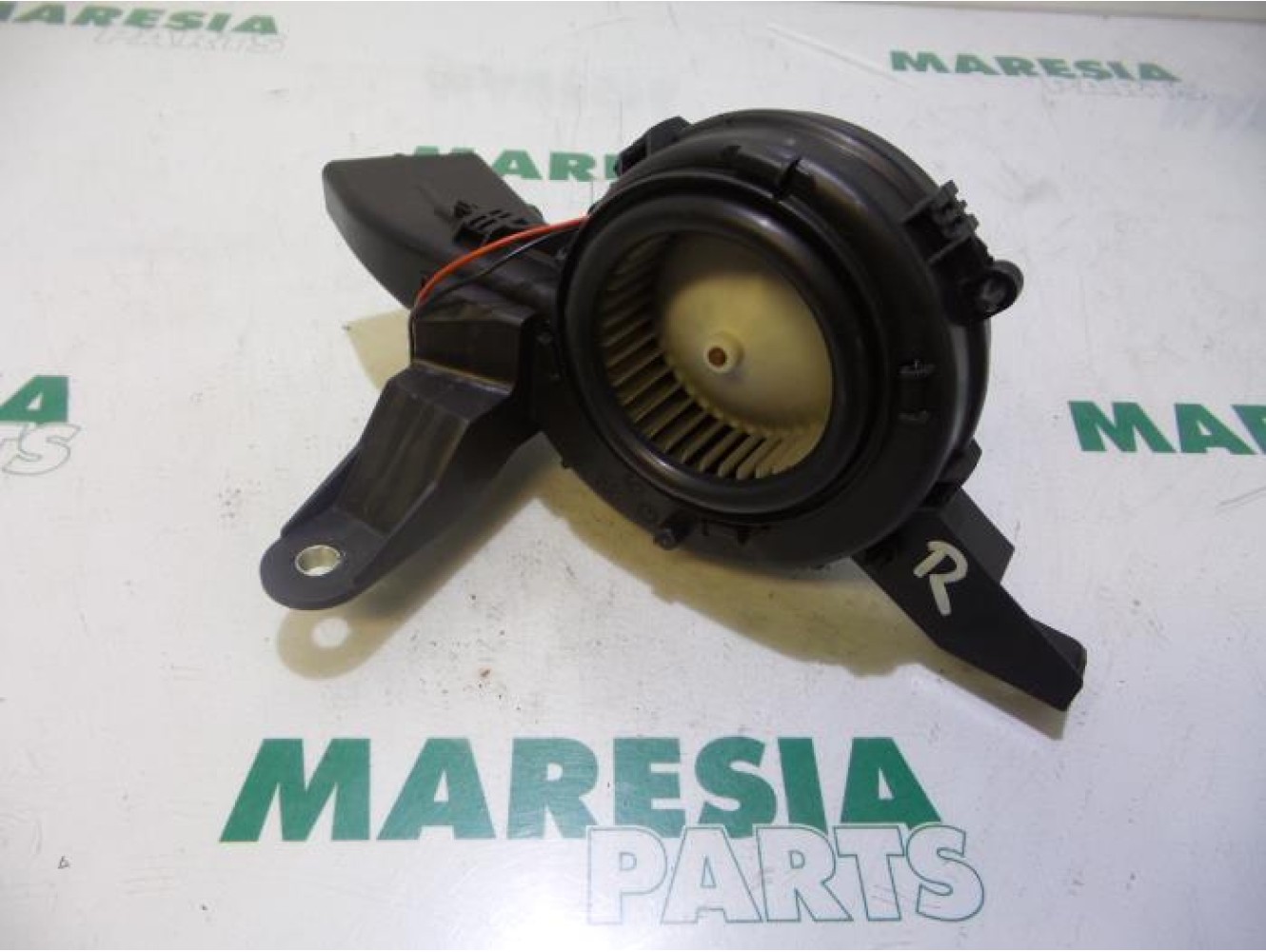 Citroen - C4 Picasso - Heating and ventilation fan motor