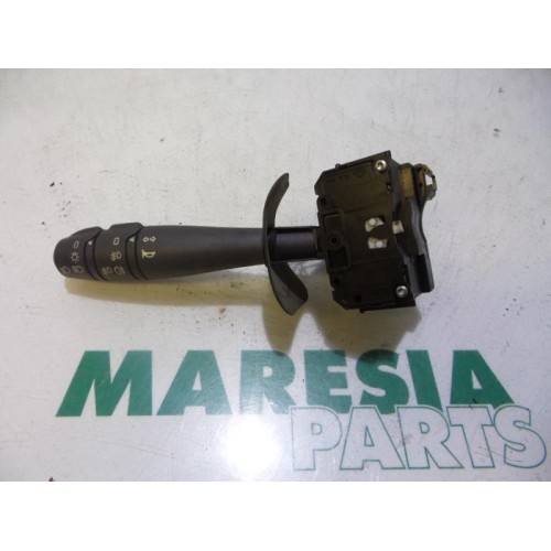 Renault - Clio - Indicator switch