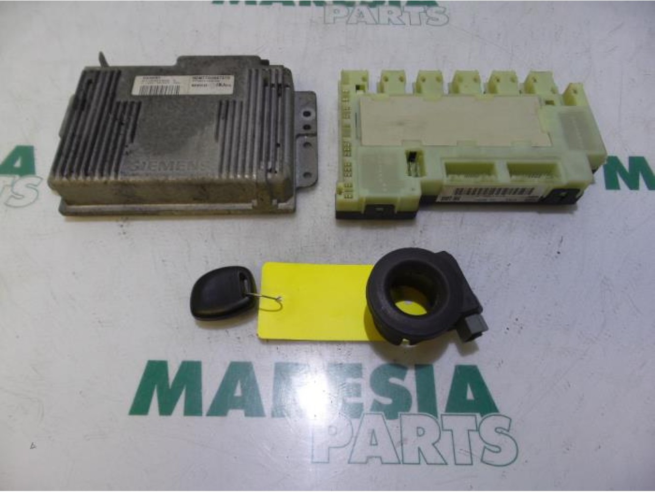 Renault - Clio - Engine management computer
