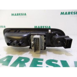 Renault - Twingo - Multi-functional window switch
