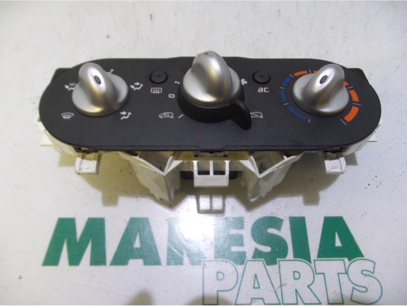 Renault - Twingo - Heater control panel
