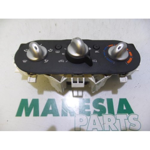 Renault - Twingo - Heater control panel