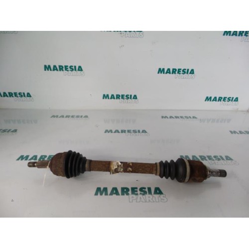 Renault - Megane Scenic - Aandrijfas links-voor