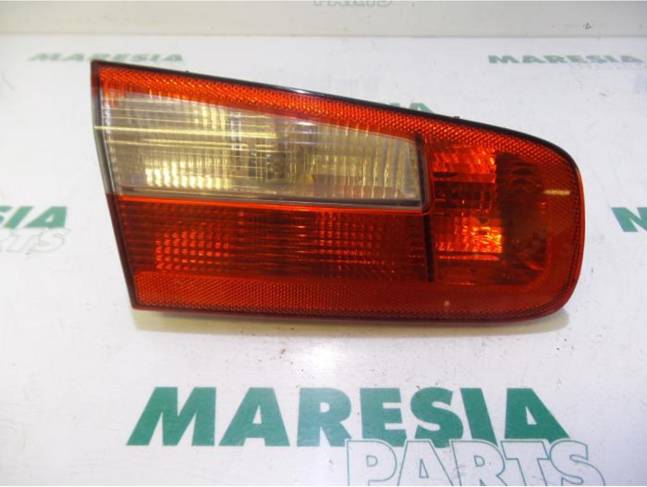 Renault - Laguna - Achterlicht links