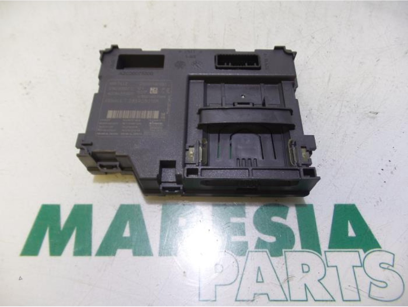 Renault - Captur - Card reader (lock)