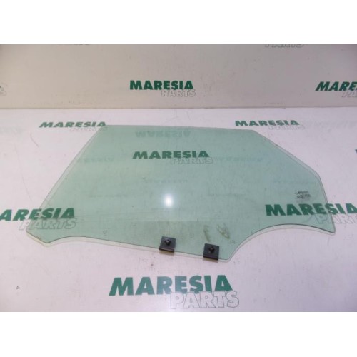 Renault - Captur - Rear door window 4-door, left
