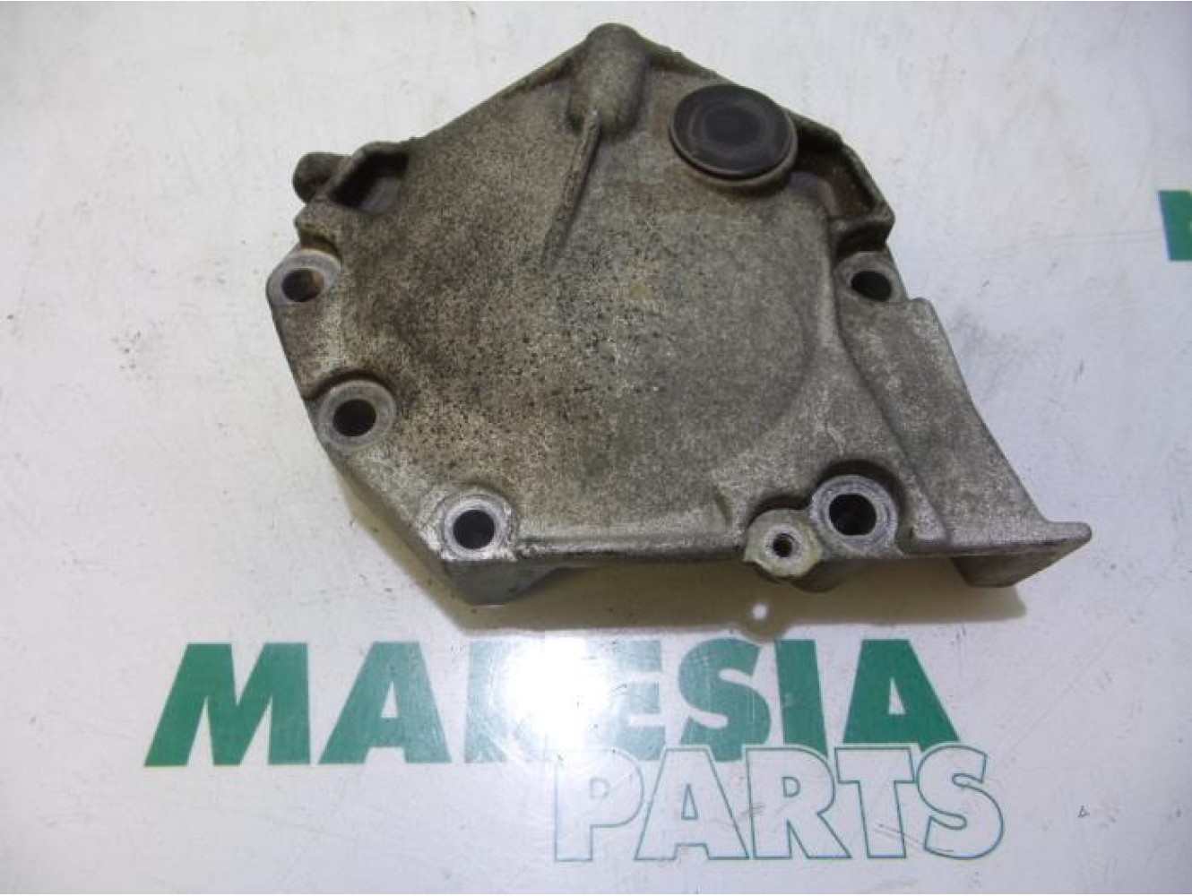 Renault - Clio - Engine mount