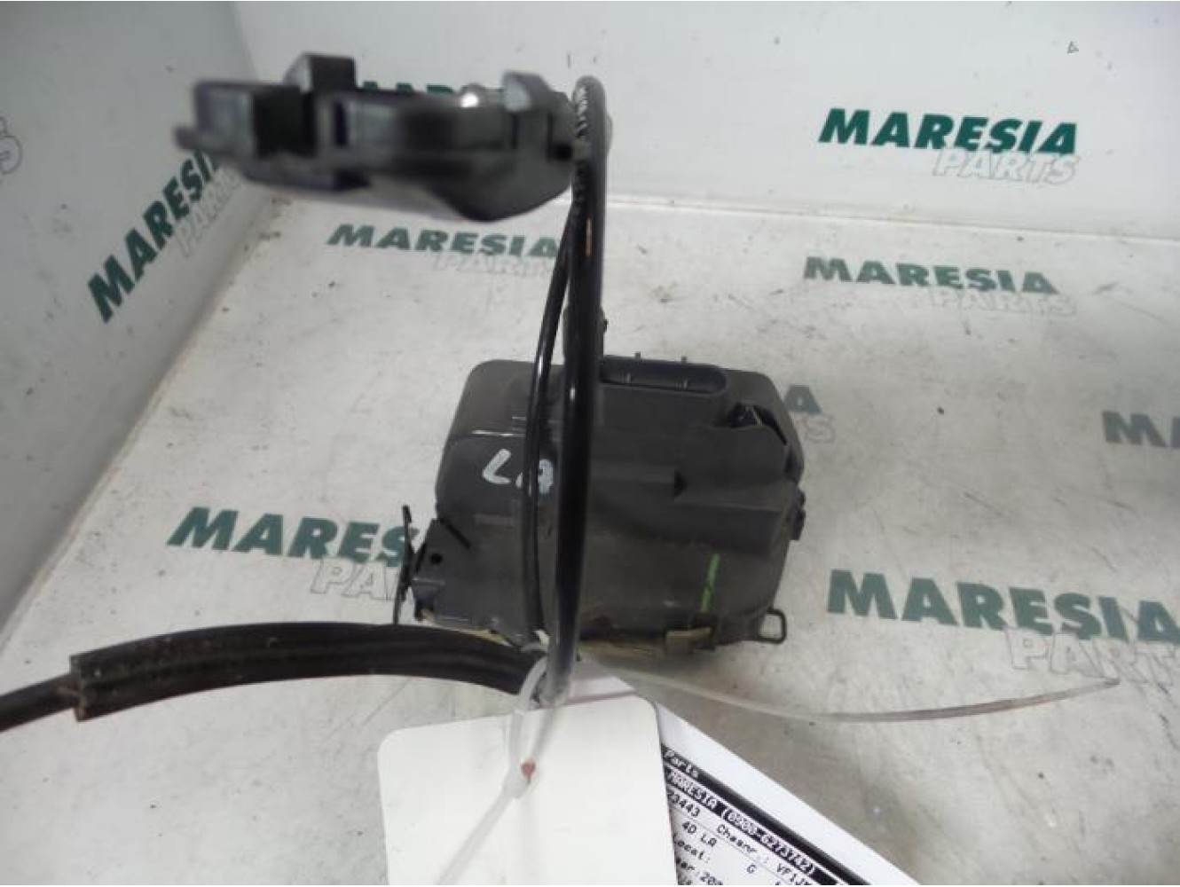 Renault - Megane Scenic - Rear door lock mechanism 4-door, left