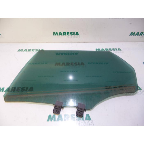Peugeot - 407 - Rear door window 4-door, left