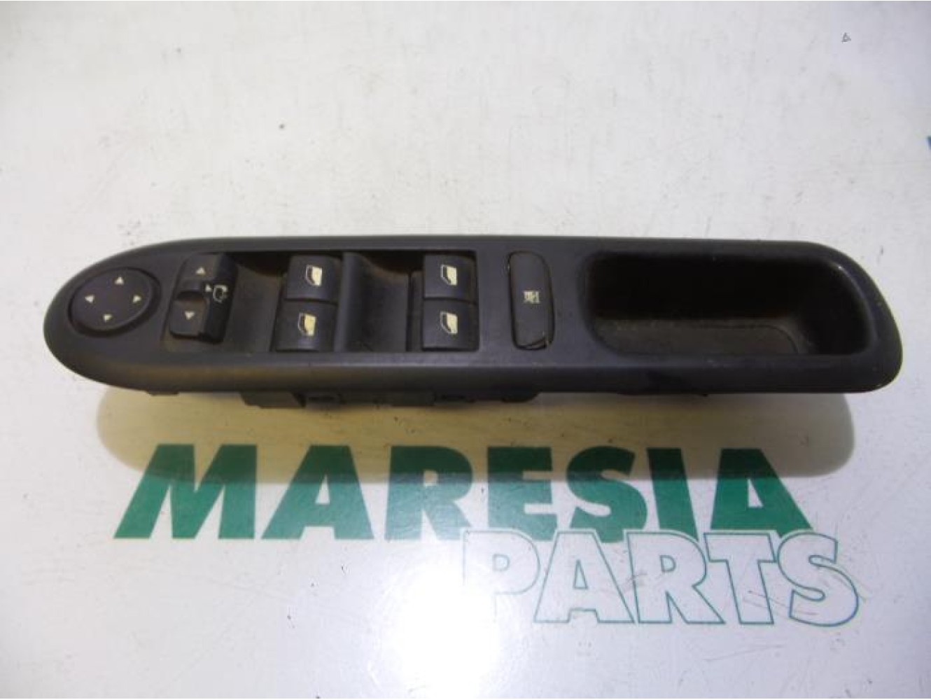 Peugeot - 407 - Multi-functional window switch