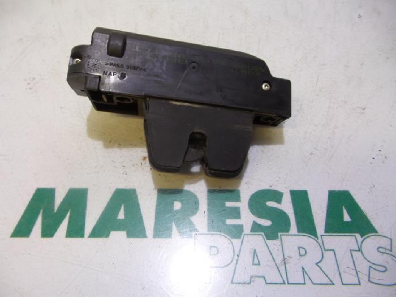Peugeot - 407 - Tailgate lock mechanism
