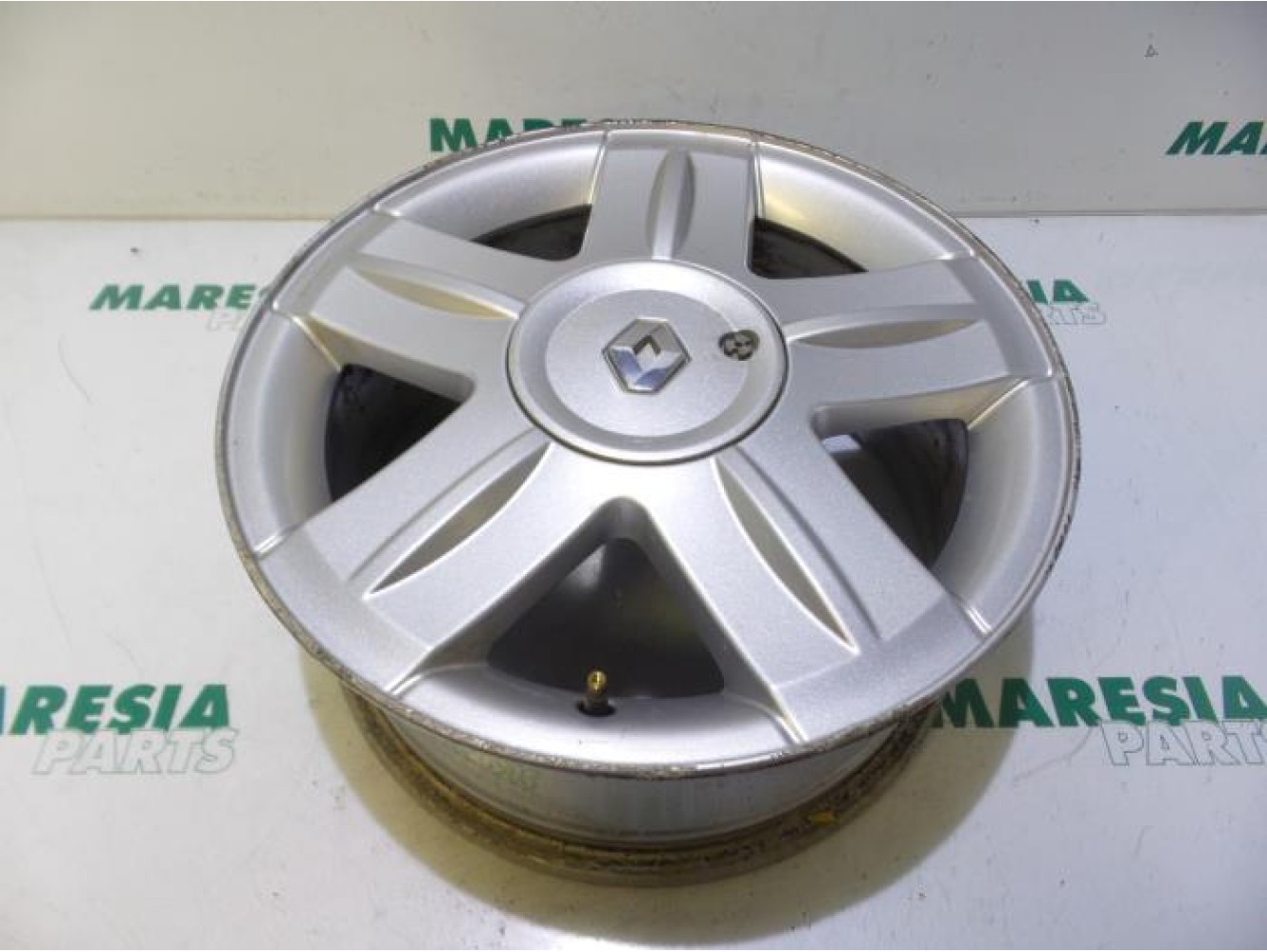 Renault - Clio - Wheel