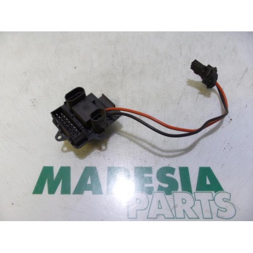 Renault - Clio - Heater resistor