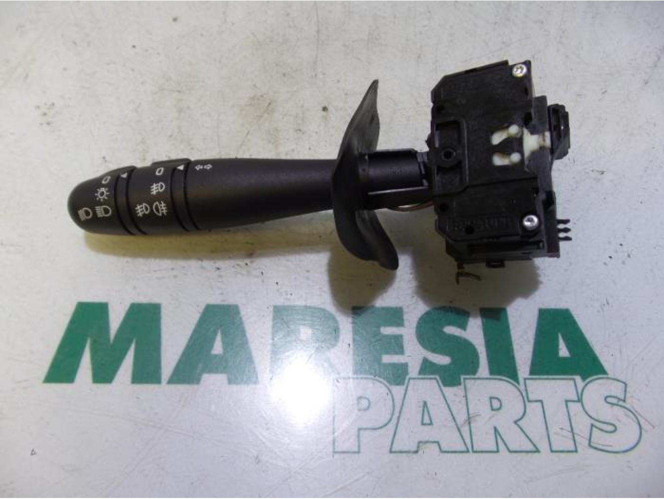 Renault - Clio - Indicator switch