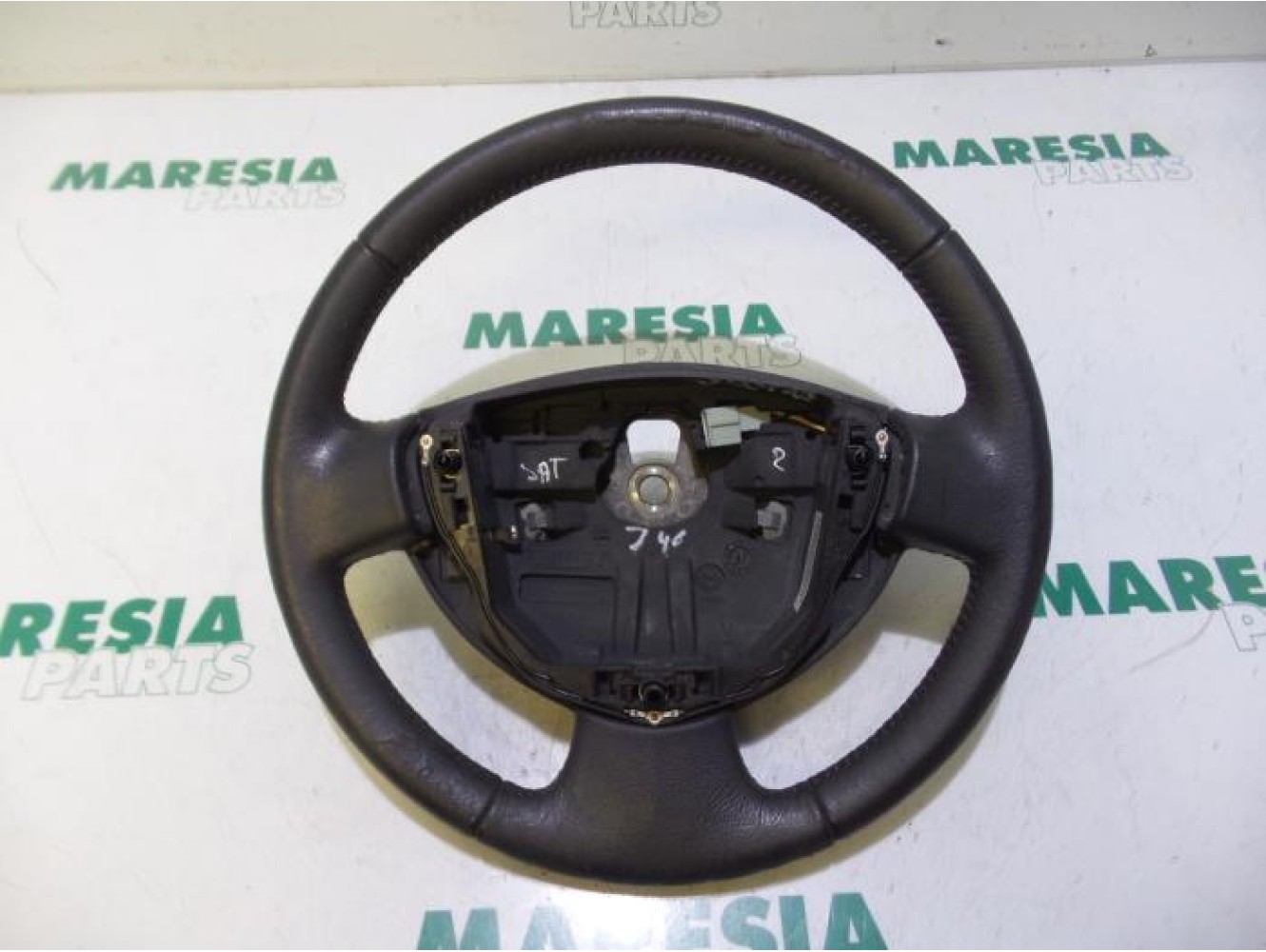 Renault - Clio - Steering wheel