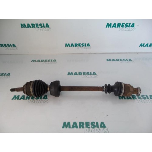 Renault - Megane Scenic - Front drive shaft, right