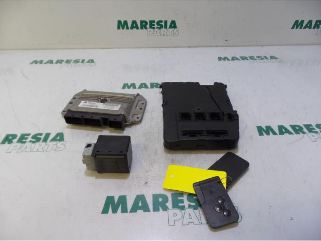 Renault - Megane Scenic - Engine management computer