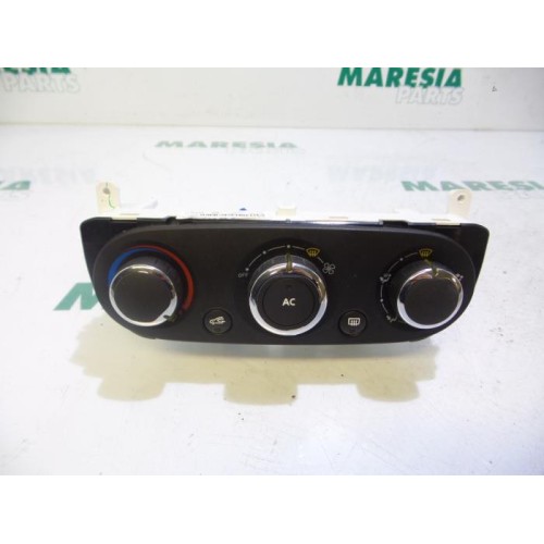 Renault - Clio - Heater control panel