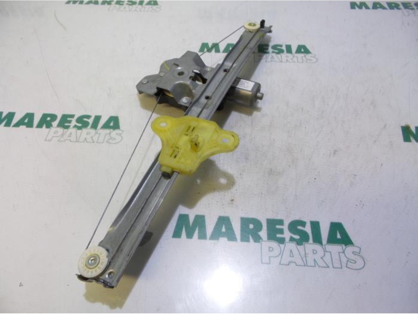 Renault - Clio - Window mechanism 4-door, front left