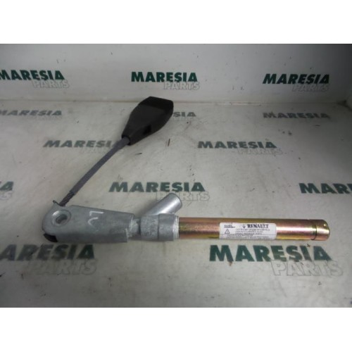 Renault - Megane Scenic - Gurtsrammer links