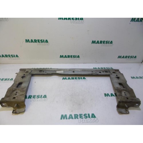 Renault - Megane Scenic - Radiator bar