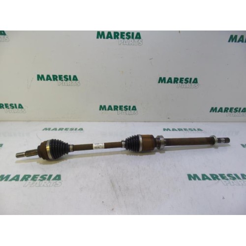 Renault - Clio - Front drive shaft, right