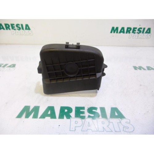 Peugeot - 206 - Couvercle de distribution