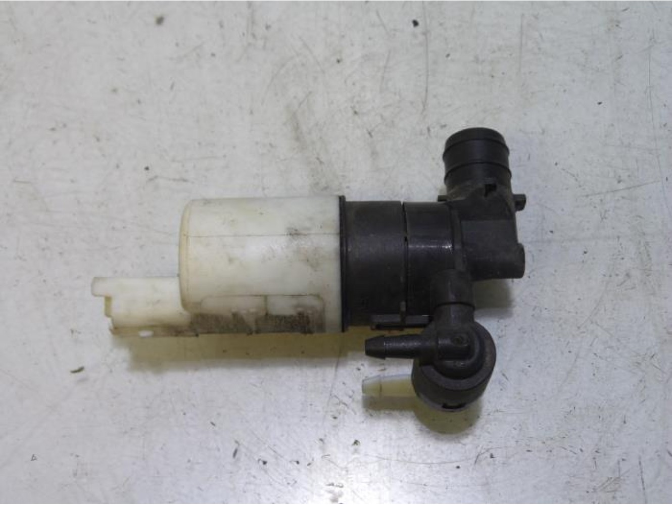 Citroen - C5 - Scheibensprüherpumpe vorne