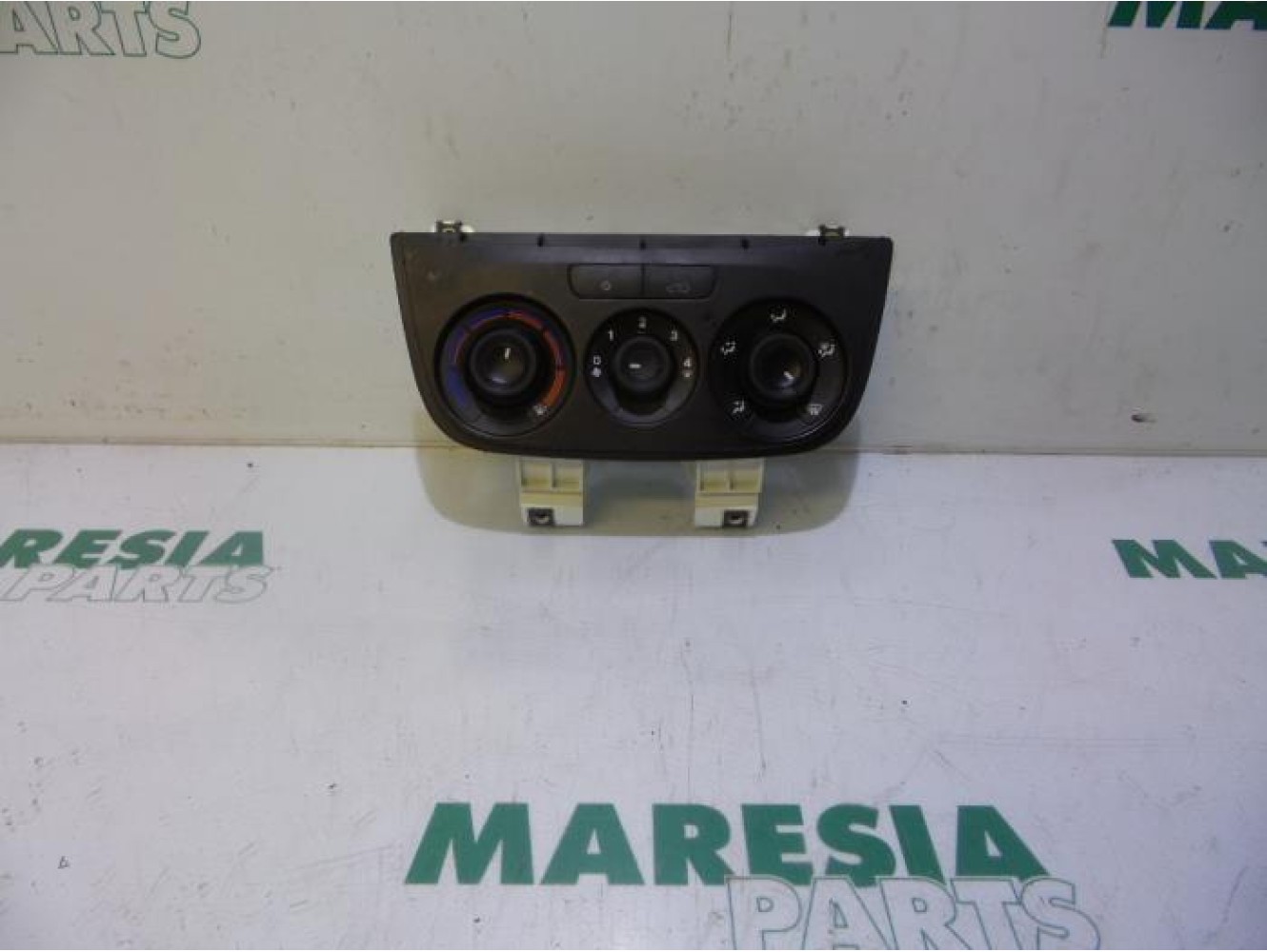Fiat - Doblo - Panneau de commandes chauffage