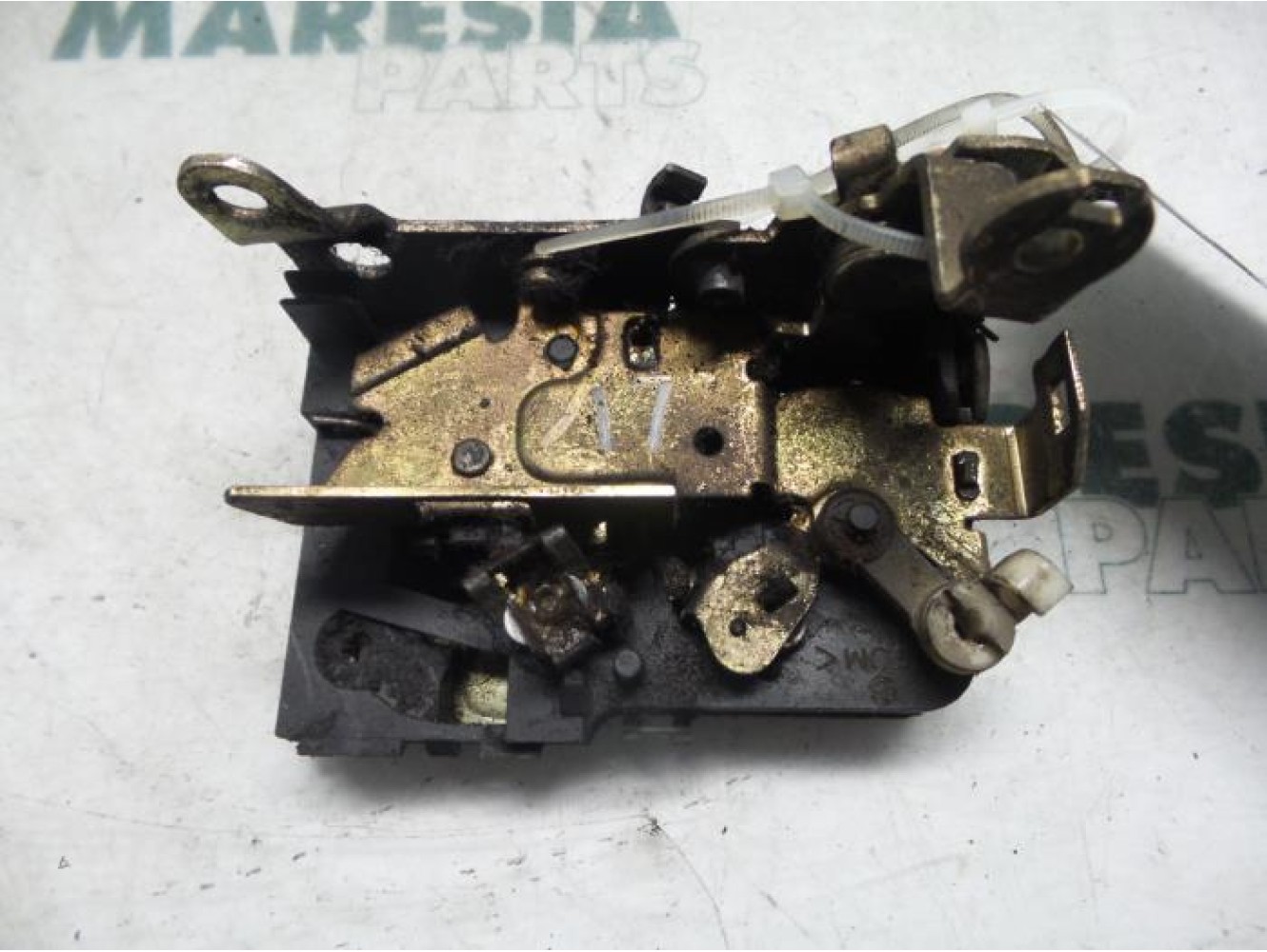 Iveco - Daily - Door lock mechanism 4-door, front left