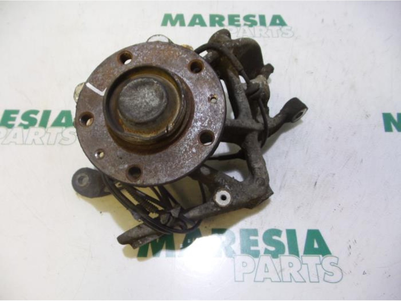 Peugeot - 407 - Fusee links-achter