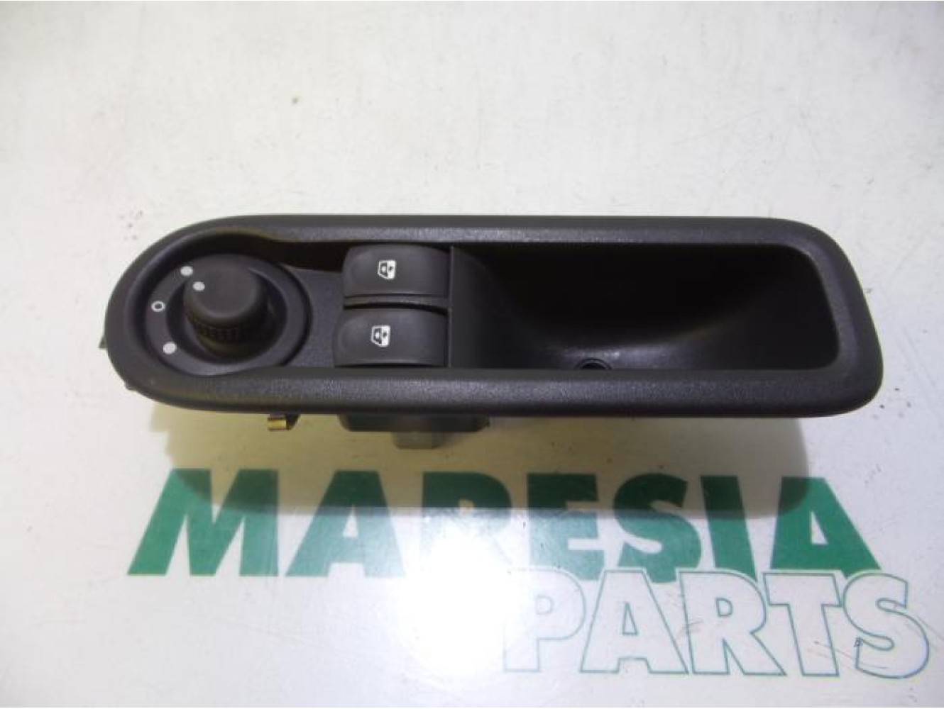 Renault - Twingo - Multi-functional window switch