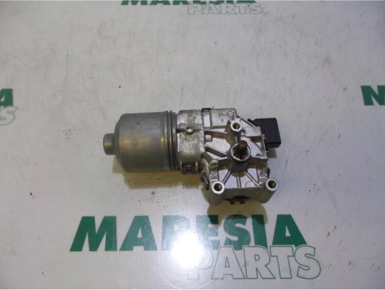 Alfa Romeo - GT - Front wiper motor