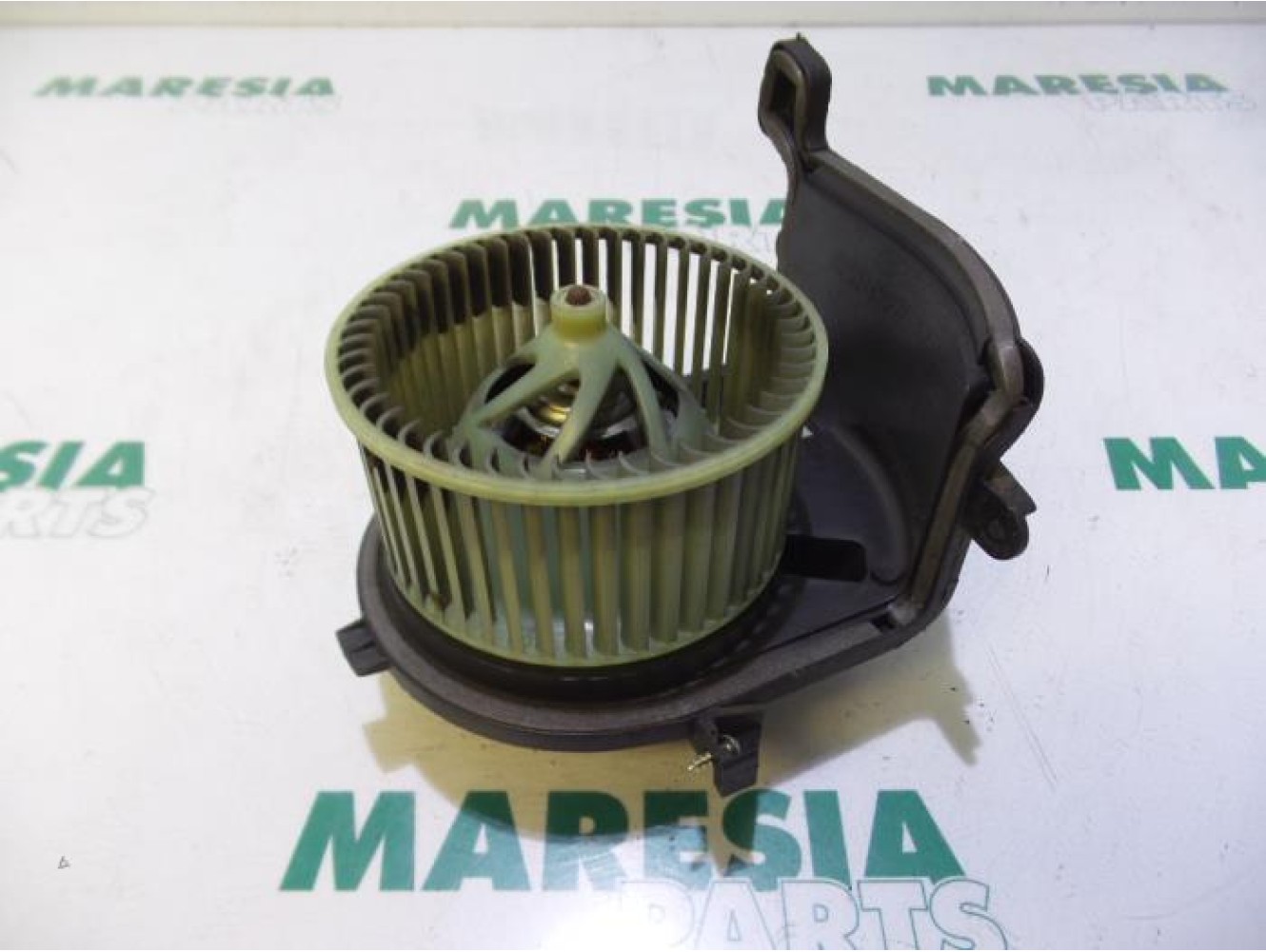 Renault - Clio - Heating and ventilation fan motor