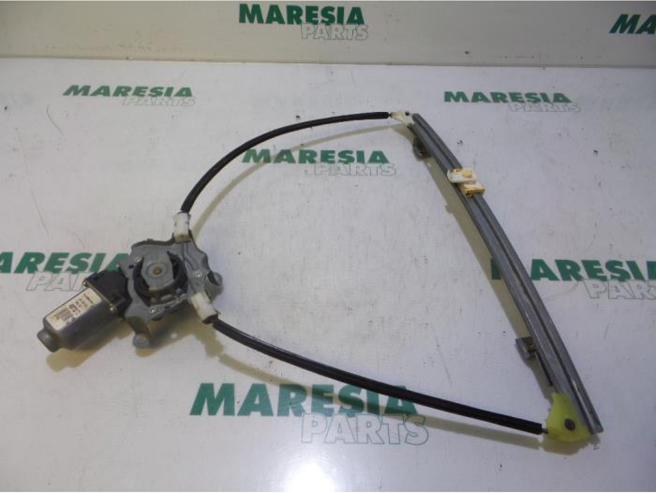 Renault - Clio - Window mechanism 2-door, front right