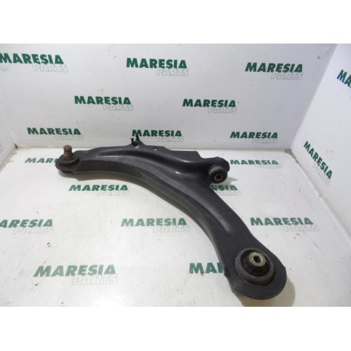 Renault - Megane - Front lower wishbone, left
