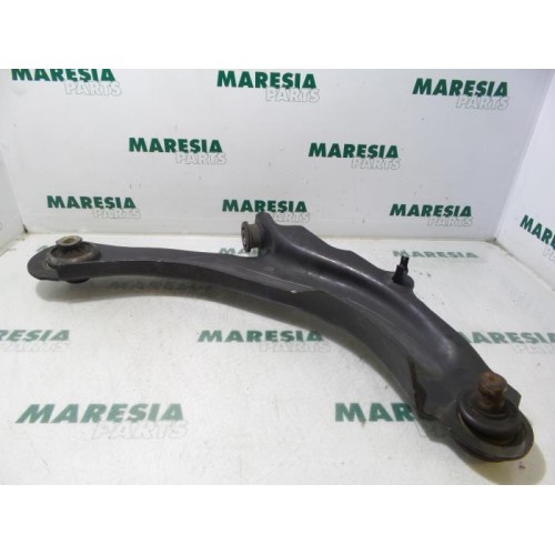 Renault - Megane - Front lower wishbone, right