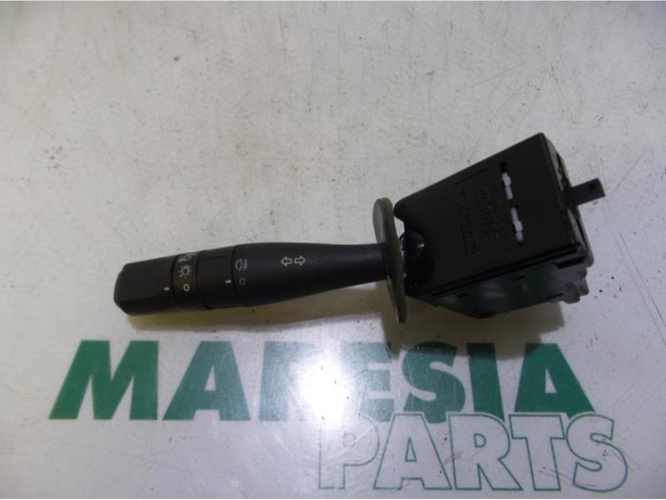 Peugeot - 206 - Indicator switch