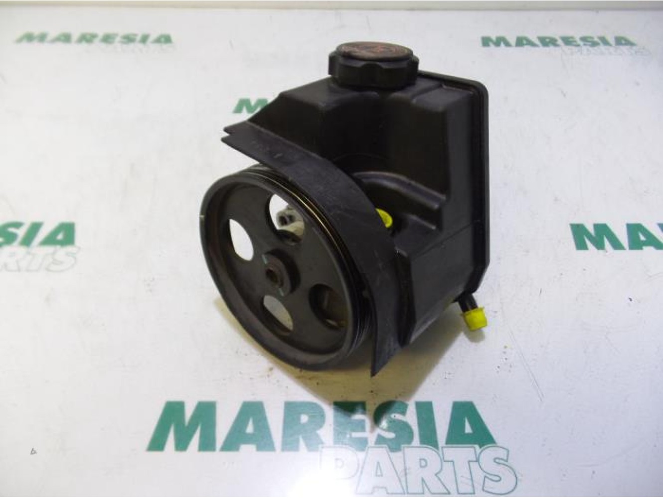 Peugeot - 206 - Power steering pump