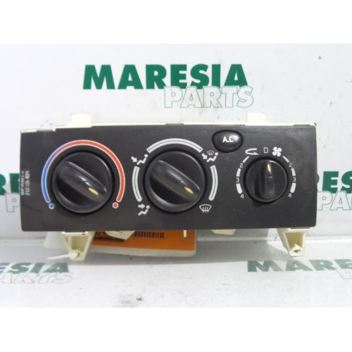 Renault - Megane - Heater control panel