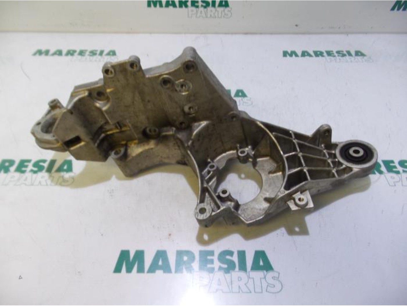 Alfa Romeo - GT - Engine mount