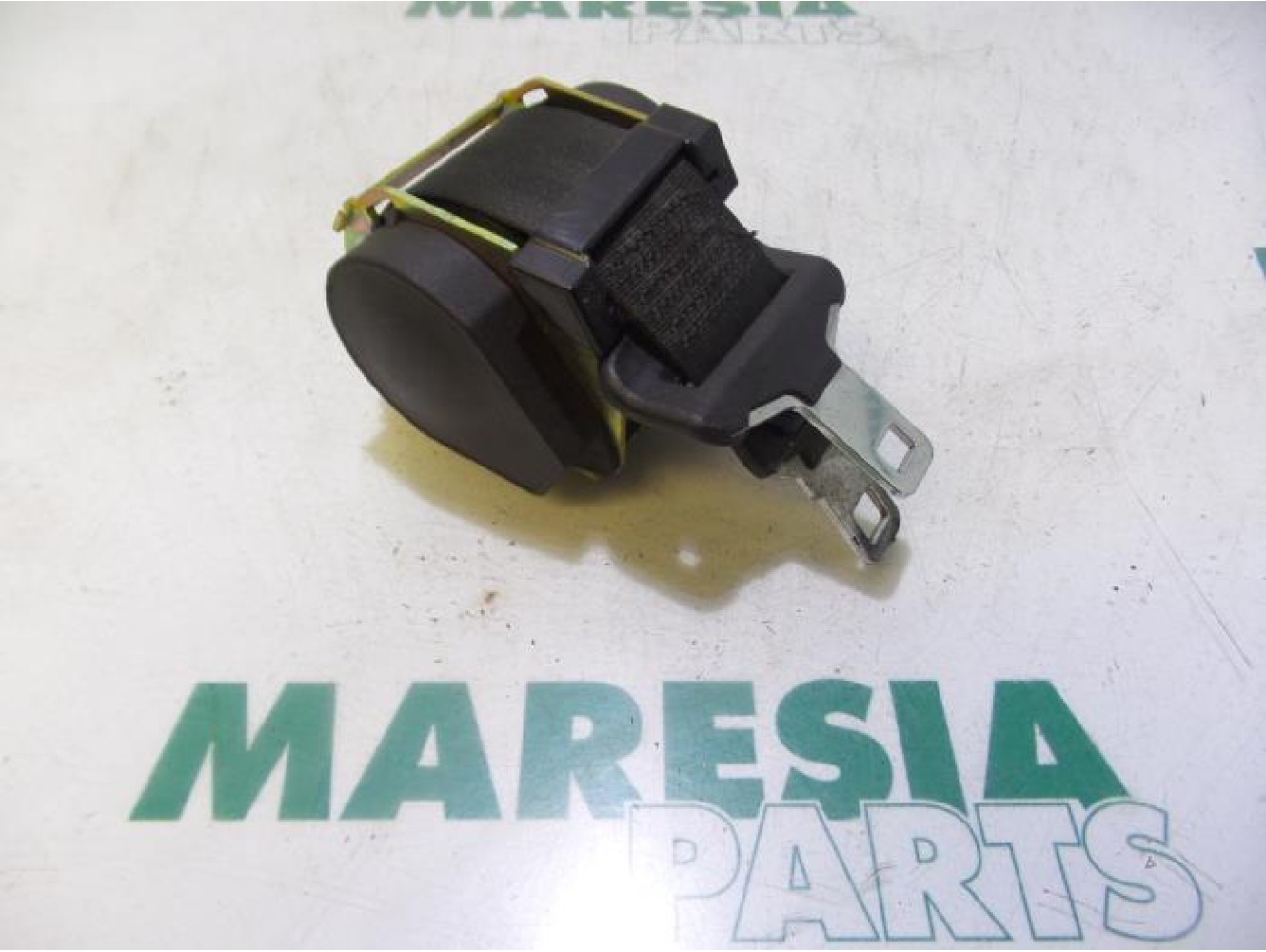 Peugeot - 607 - Rear seatbelt, centre
