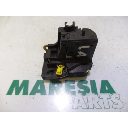 Renault - Megane Scenic - Rear door lock mechanism 4-door, left