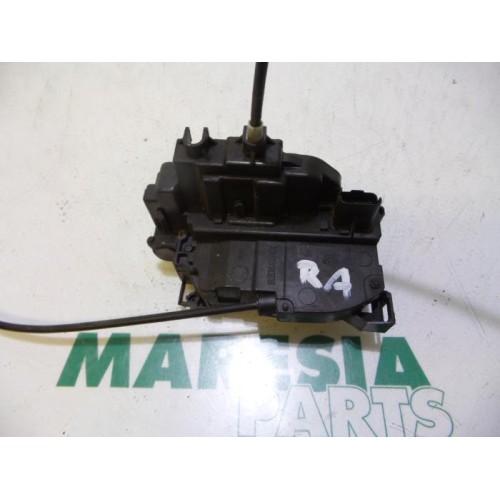 Renault - Clio - Rear door mechanism 4-door, right